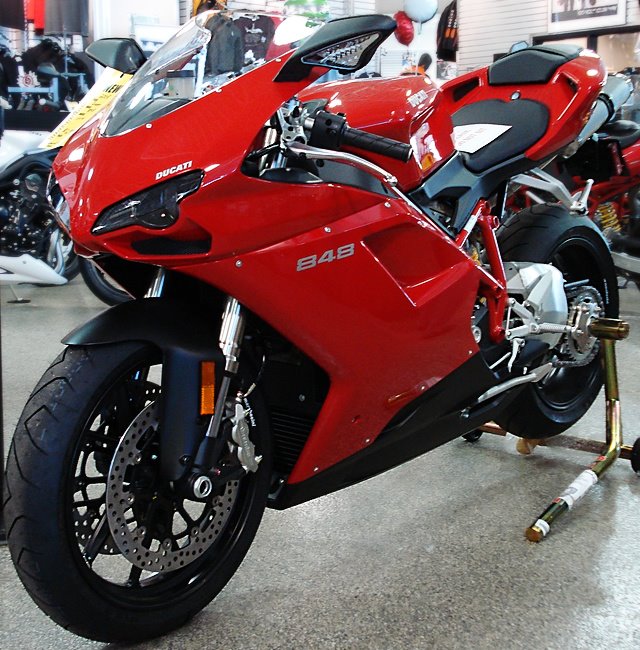 Hot Moto Speed Ducati Sports Bikes