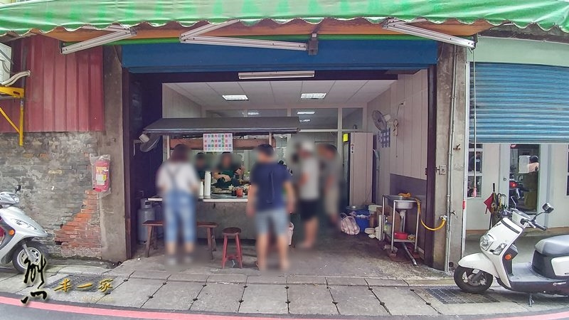 三峽忠孝街炒米粉魯肉飯|三峽公有市場對面巷子