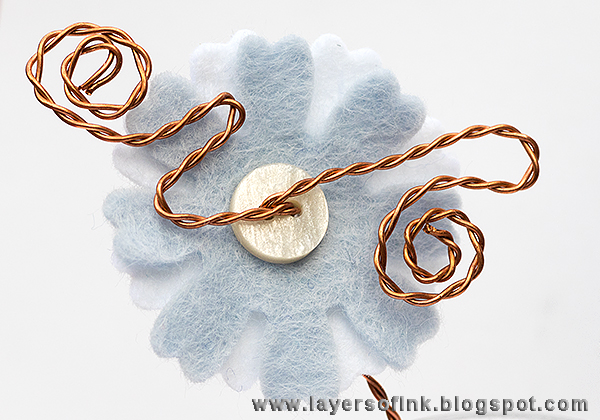 Layers of ink  - DIY Wire and Felt Flowers Tutorial by Anna-Karin with the Sizzix Eileen Hull Twist and Style Tool.