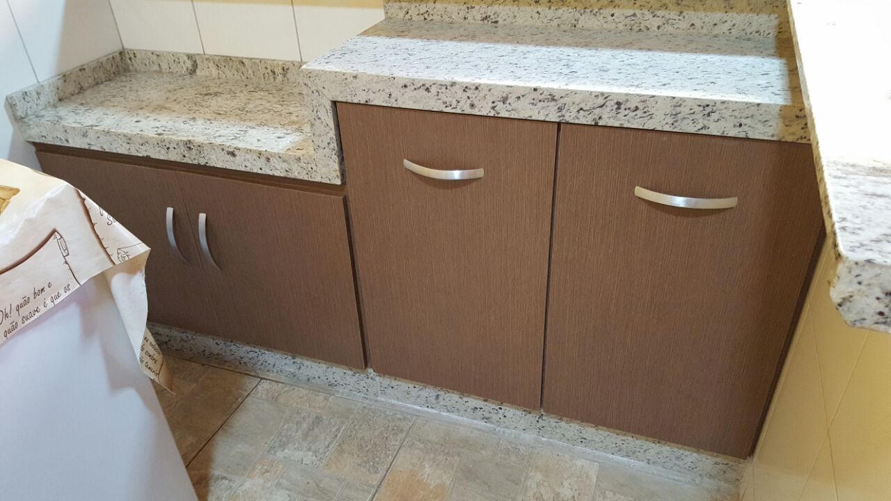 Lindo gabinete, ótimo para lavanderias
