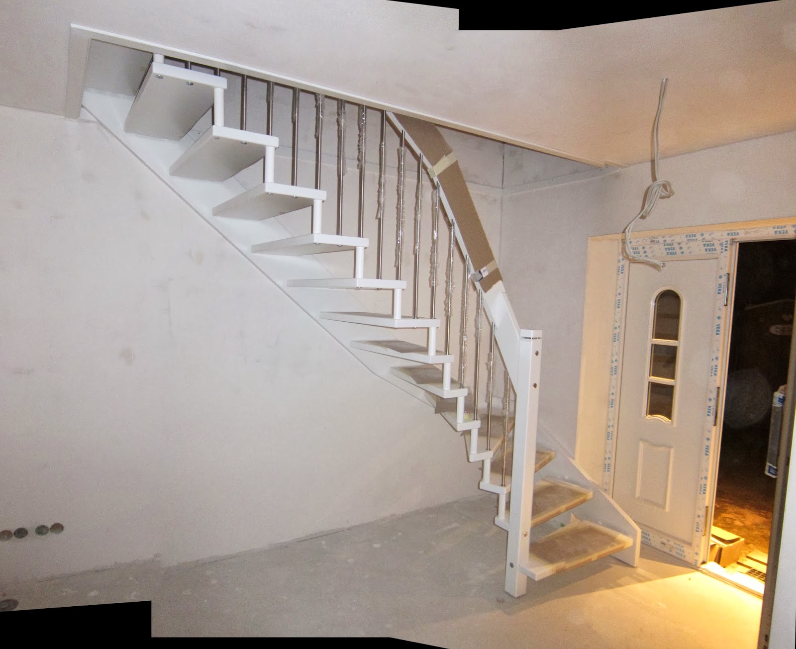 schleusenstrasse: Heizung, Spachteln, Fliesen und Treppe