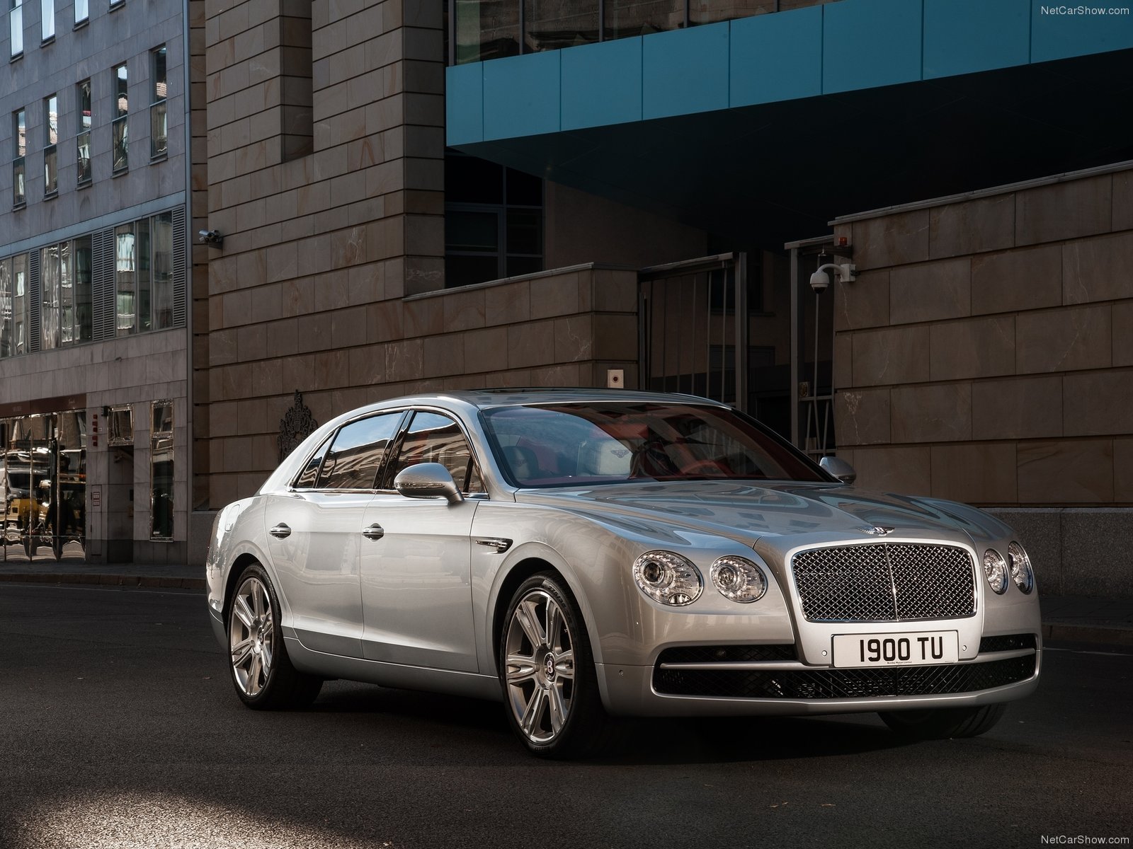 Bentley Flying Spur V8 S 2017 - Không hổ danh là phi cơ mặt đất Bentley Flying Spur V8 S 2017 - Không hổ danh là phi cơ mặt đất