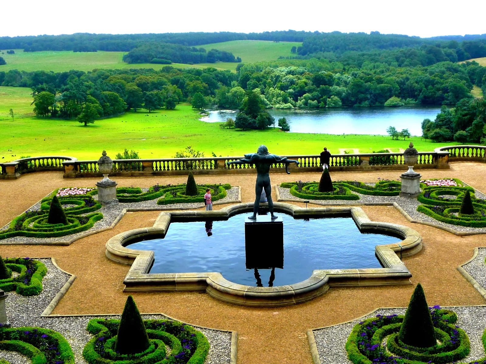 loveisspeed....... Harewood House is a country house located in