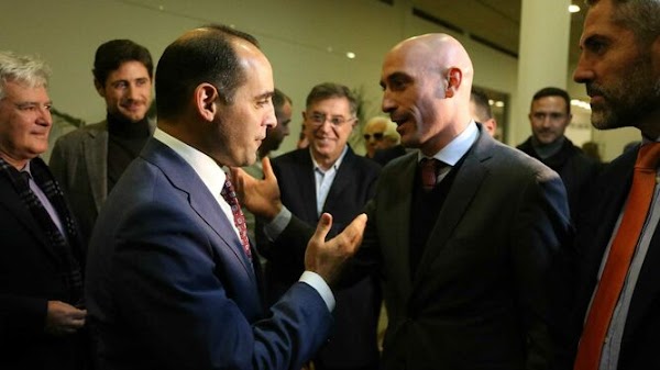 Rubiales, sobre el Málaga: "Los dueños son los que tienen que dar un paso adelante" Rubiales, sobre el Málaga: "Los dueños son los que tienen que dar un paso adelante"