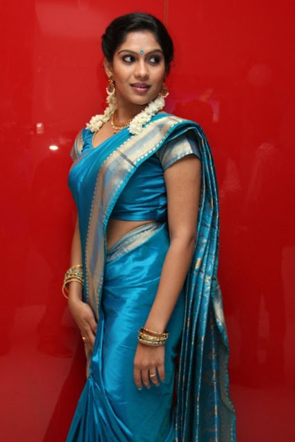 Photo 9 Actress swasika in saree