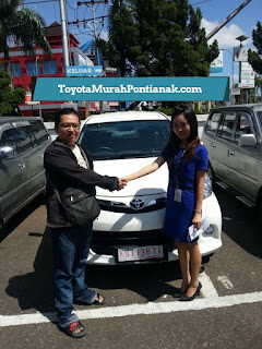 Pak Benny Heryanto dengan Avanza Veloz 1.5 M/T warna putih Foto Pembeli Mobil Toyota di Pontianak