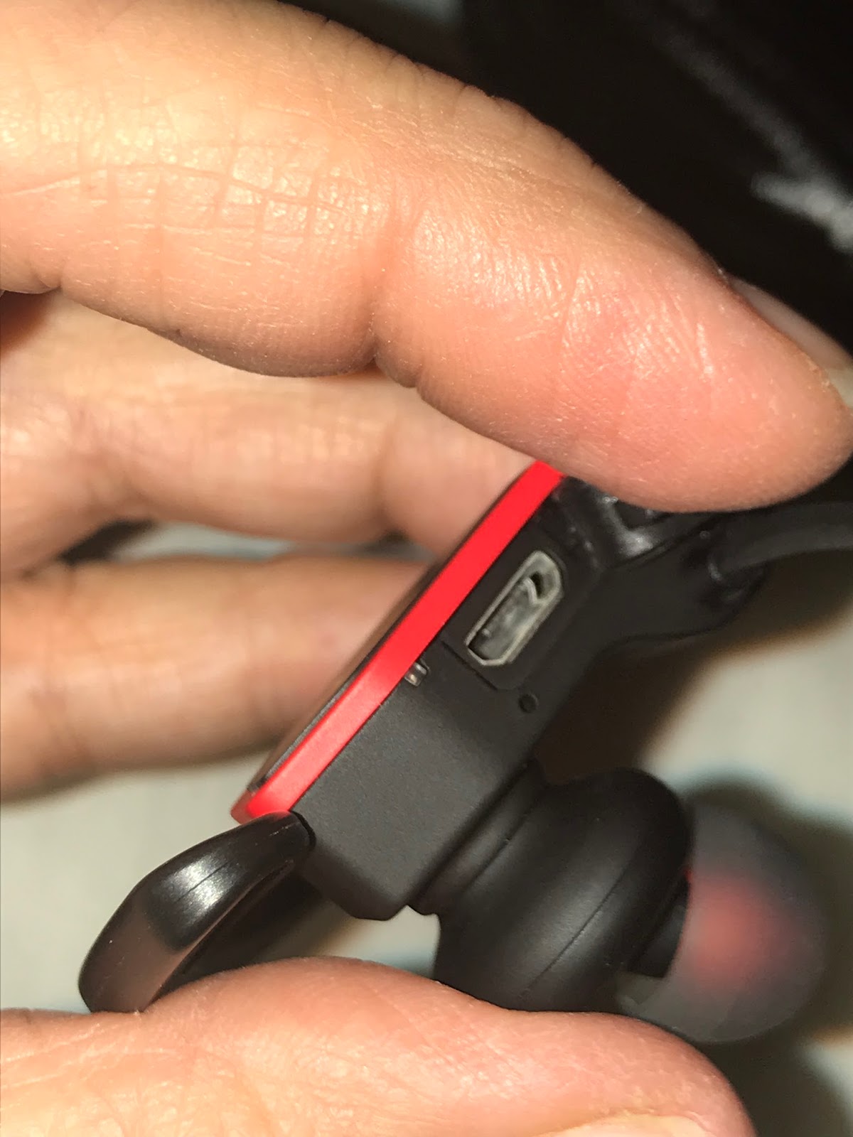 Sbode Wireless Earphones with Siri Activation