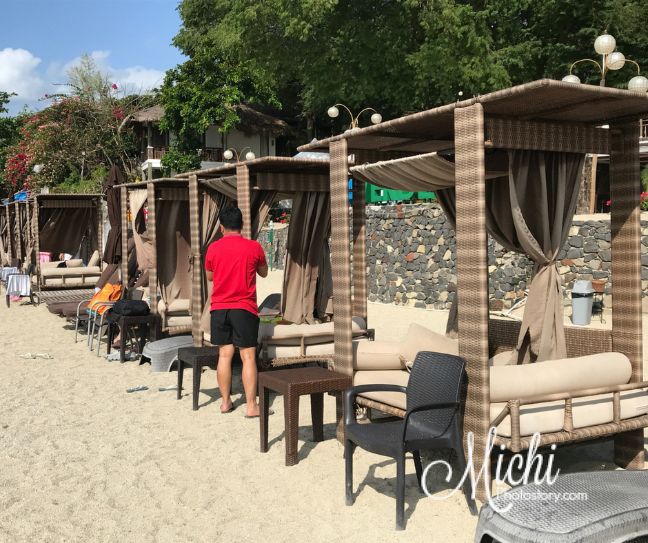 Michi Photostory Day Trip At Acuaverde Beach Resort They Don T Have A Swimming Pool So We Just Kill Our Time At The Beach Expect Powdery Sand In San Juan Batangas It Is Better If You