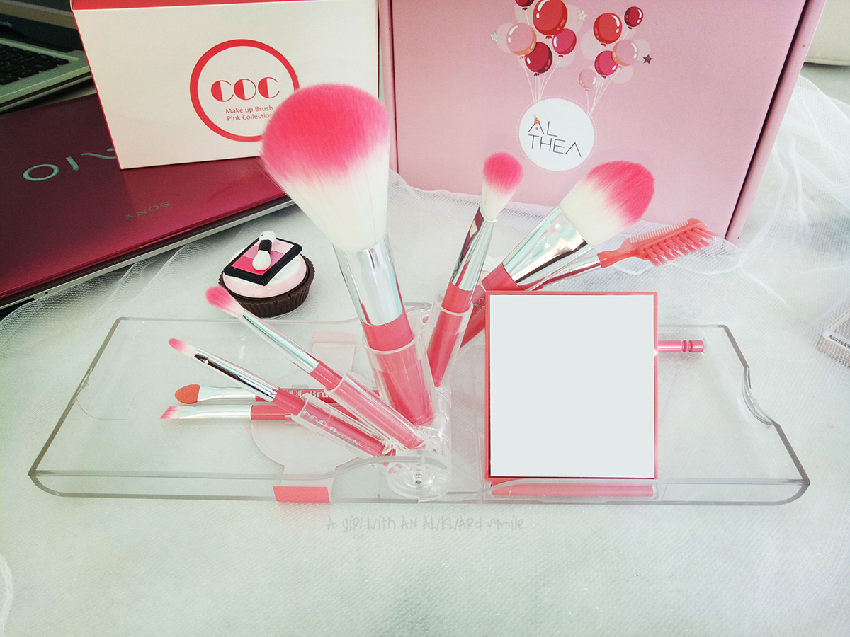 [รีวิว] COC Takeout Brush Kit Make Up Brush Pink Collection