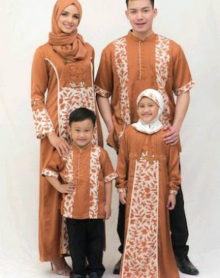 Busana keluarga model batik muslim 2 anak Busana keluarga model batik muslim 2 anak