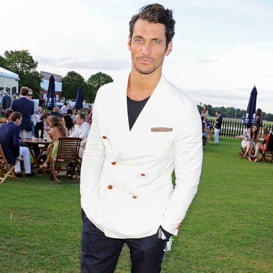 Look great in the White Blazers for men / geeks fashion