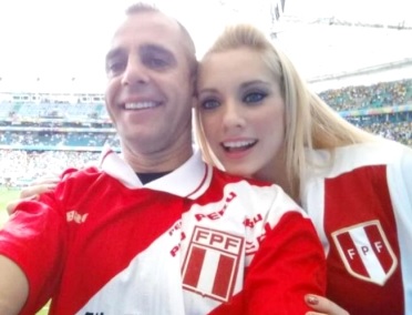 Brenda Carvalho y Julinho Foto de Julinho y Brenda Carvalho en el Estadio