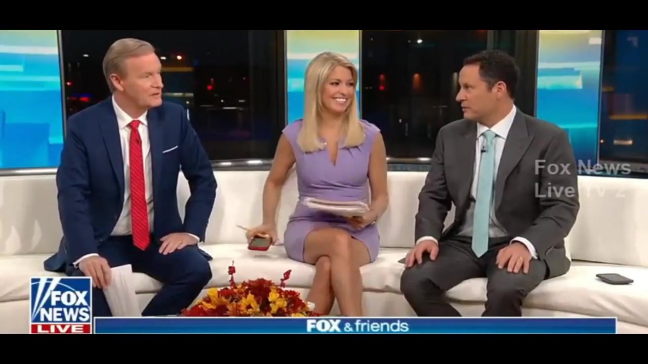 The Babes We Love: Ainsley Earhardt - 10/25/17 - Sexy Legs and Thighs