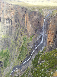 Tugela Falls - Africa - 948 meters.