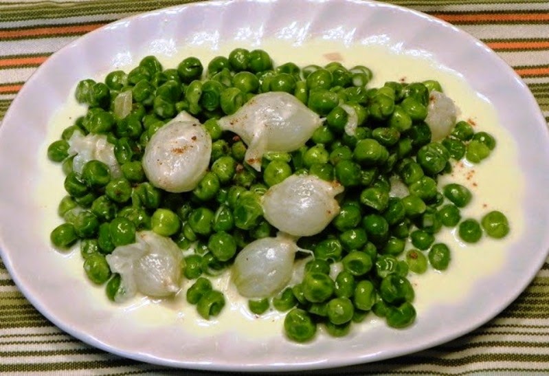The Iowa Housewife Green Peas and Pearl Onions