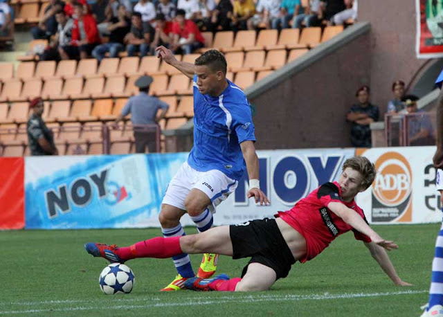 Դեյան Վուկոմանովիչ Դեյան Վուկոմանովիչ