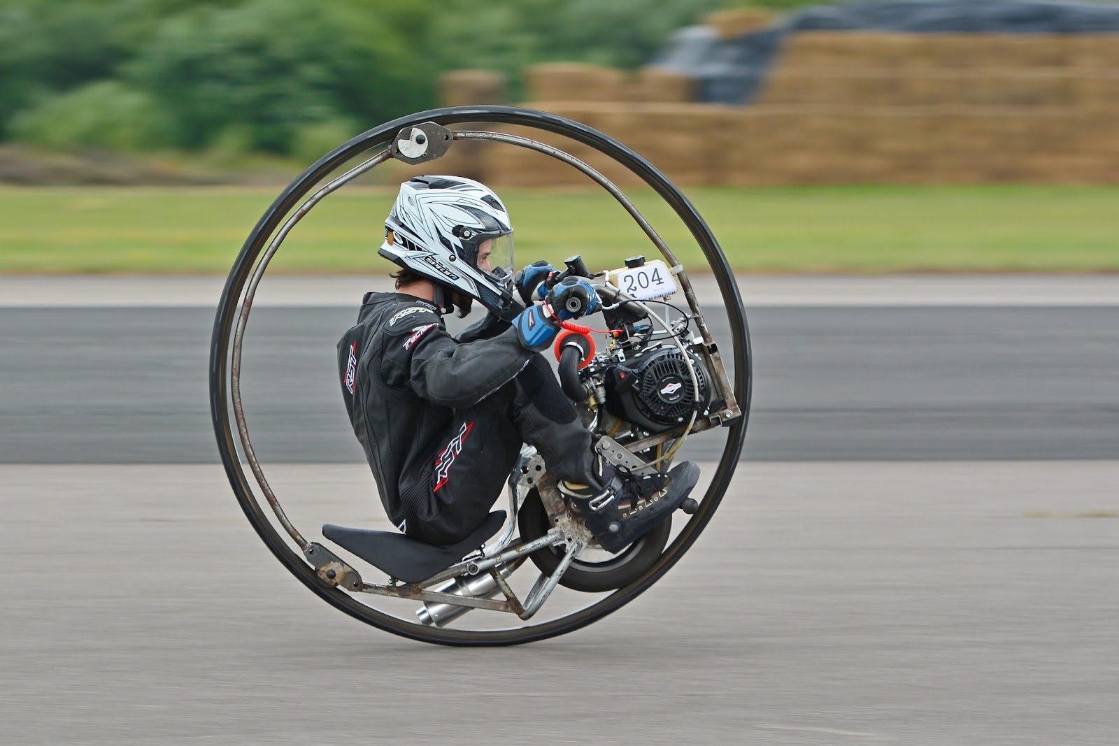 monowheel motorcycle