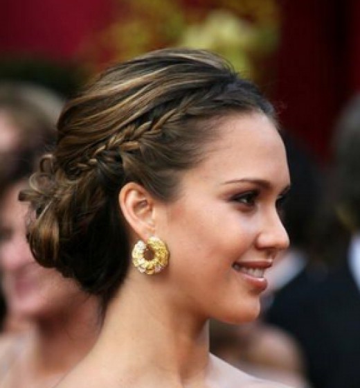 best-cool-hairstyles-bridesmaid-hairstyles-half-up