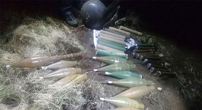 Diyarbakır Hazro'da uzman çavuşa silahlı saldırı düzenleyen PKK'li öldürüldü Diyarbakır Hazro'da uzman çavuşa silahlı saldırı düzenleyen PKK'li öldürüldü