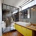 Box com esquadria preta: estilo industrial nos banheiros!