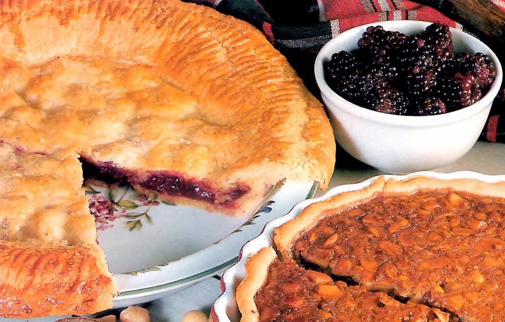Country-style Blackberry Pie: Rustic blackberry pie (also for blueberries, tayberries, bilberries or blackcurrants) with the twist that the pastry is coloured and flavoured with custard powder.