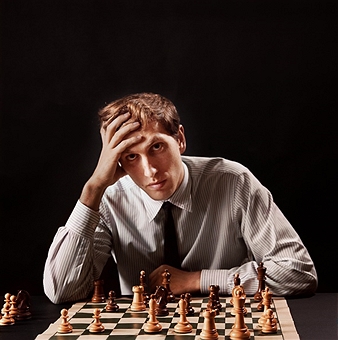 Bobby Fischer conquista a 1ª vitória 