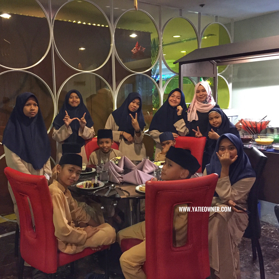 Promenade Hotel fetes Orphans (Kids) from Rumah Anak Yatim (RAY) Tambunan and Members of the Media Promenade Hotel fetes Orphans (Kids) from Rumah Anak Yatim (RAY) Tambunan and Members of the Media