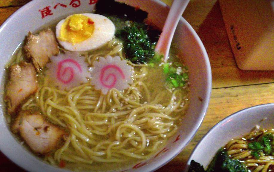 Pelengkap Menu Ramen Ini Terdiri Dari Nori Irisan Telur Narutomaki Baso Ikan Yang Bener Bener Kayak Lambangnya Naruto Xd Serta Taburan Wijen Dan Irisan Pelengkap Menu Ramen Ini Terdiri Dari Nori Irisan Telur Narutomaki Baso Ikan Yang Bener Bener Kayak Lambangnya Naruto Xd Serta Taburan Wijen Dan Irisan