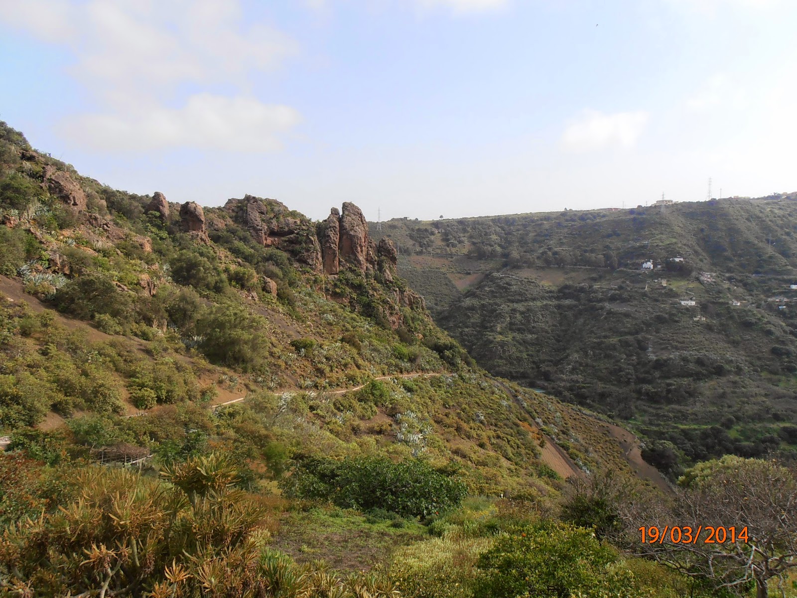 Bajada hacia el Barranco de las Goteras Bajada hacia el Barranco de las Goteras