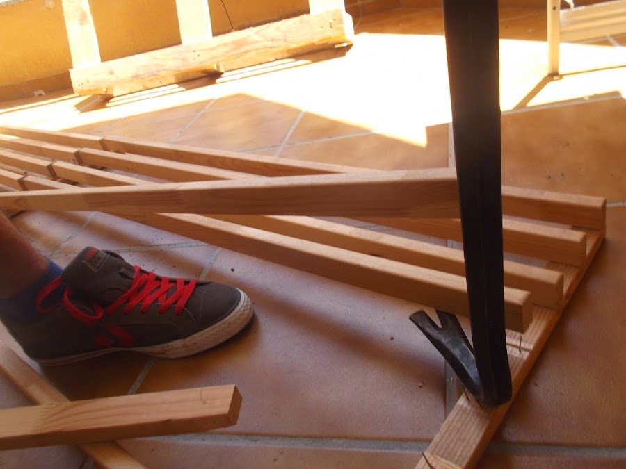 Cabecero cama reciclado, cabecero de madera reciclado, diy cabecero, diy fácil, diy en casa, decoración en madera, decoración habitación, DIY, hazlo tu mismo, hagalo usted mismo, do it yourself bedroom, muebles para una habitación pequeña, manualidades para tu habitación