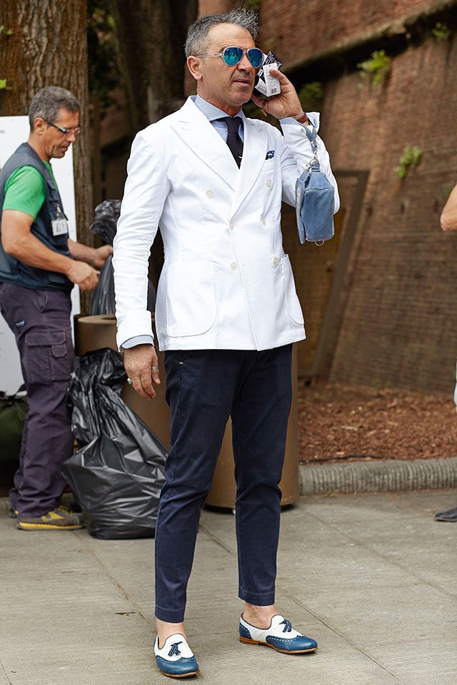 Look great in the White Blazers for men / geeks fashion