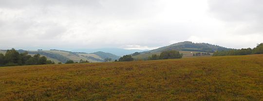 Widok spod wiaty na stronę polską. Widok spod wiaty na stronę polską.
