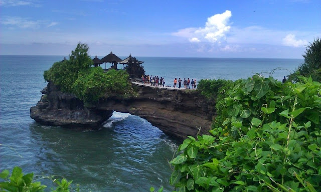 pantai tanah lot