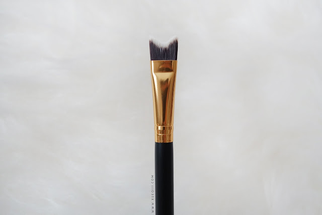 BH Cosmetics Sculpt and Blend 2 - 131 Nose Contour Brush