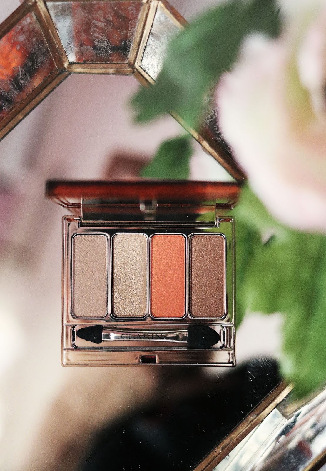 Hâle d'été , collection maquillage été 2017 de clarins , Clarins , Clarins France , Clarins Académie , Rosemademoiselle , rose mademoiselle , blog beauté , paris , revue , avis , swatch , poudre soleil et blush , summer ,