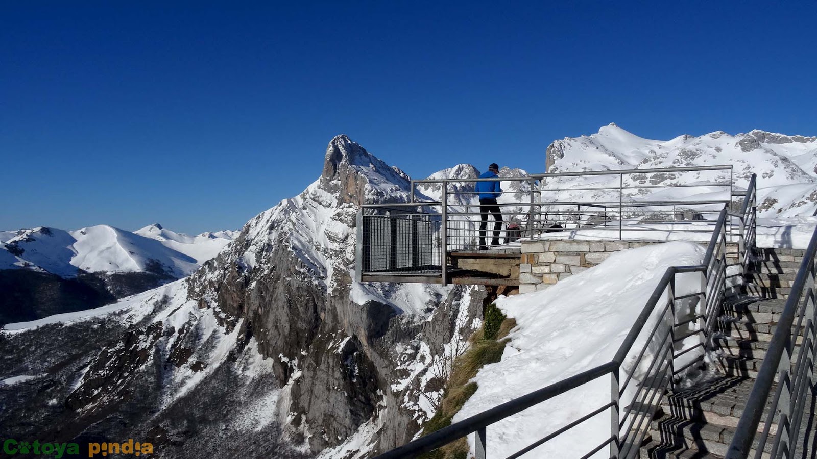 Torre del Hoyo Oscuro