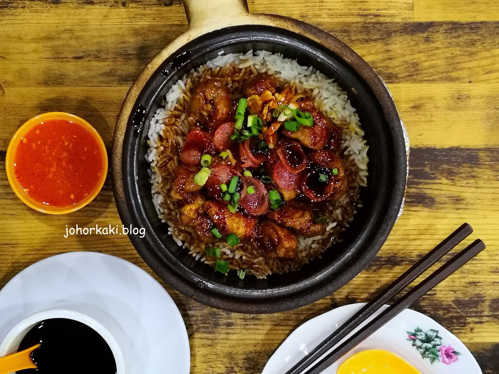 What to Eat at Malaysia Boleh! Jurong Point. Claypot Chicken Rice Tony