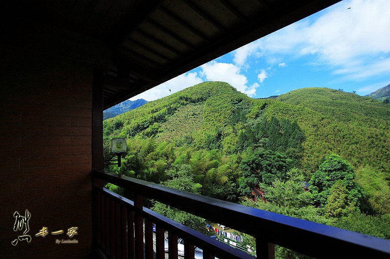 鹿谷溪頭家庭房型 金台灣山莊~原木裝潢還有大片山巒美景相伴