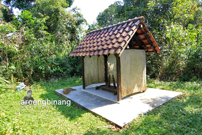 makam raja buding belitung timur