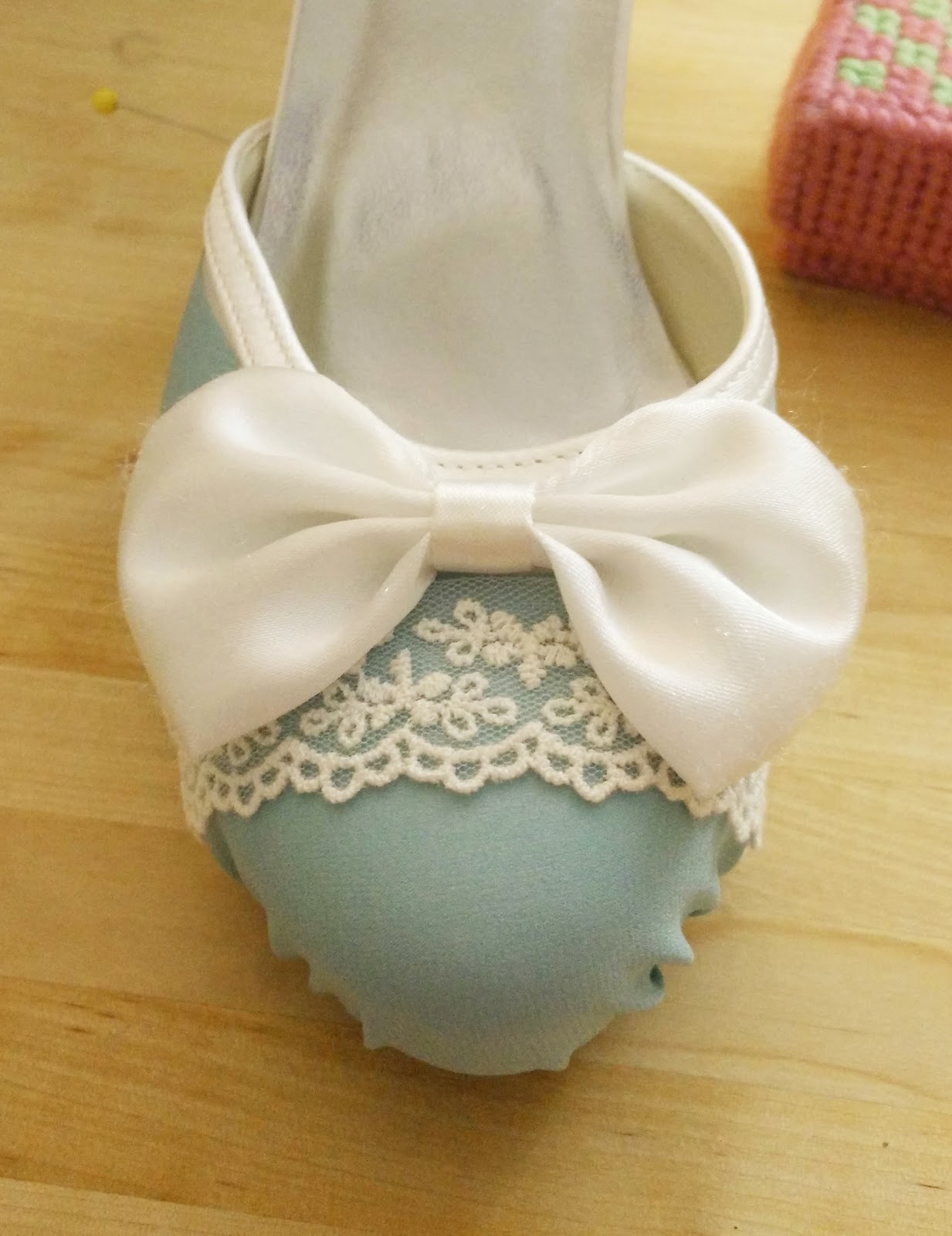 FuwaFuwaFashion DIY Fabric Shoe Cover Tutorial