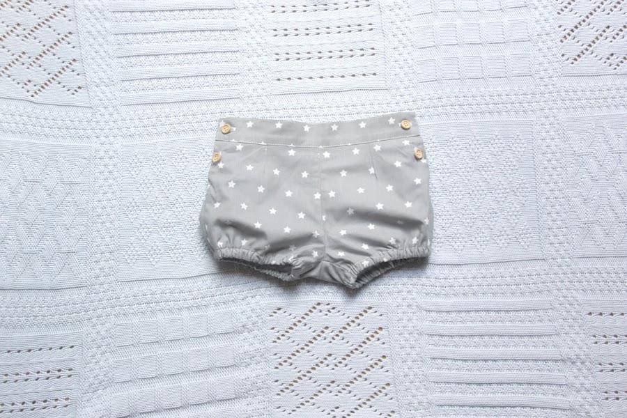 DIY Tutorial y patrones de ropa para bebes. Como hacer pantalones de niño.