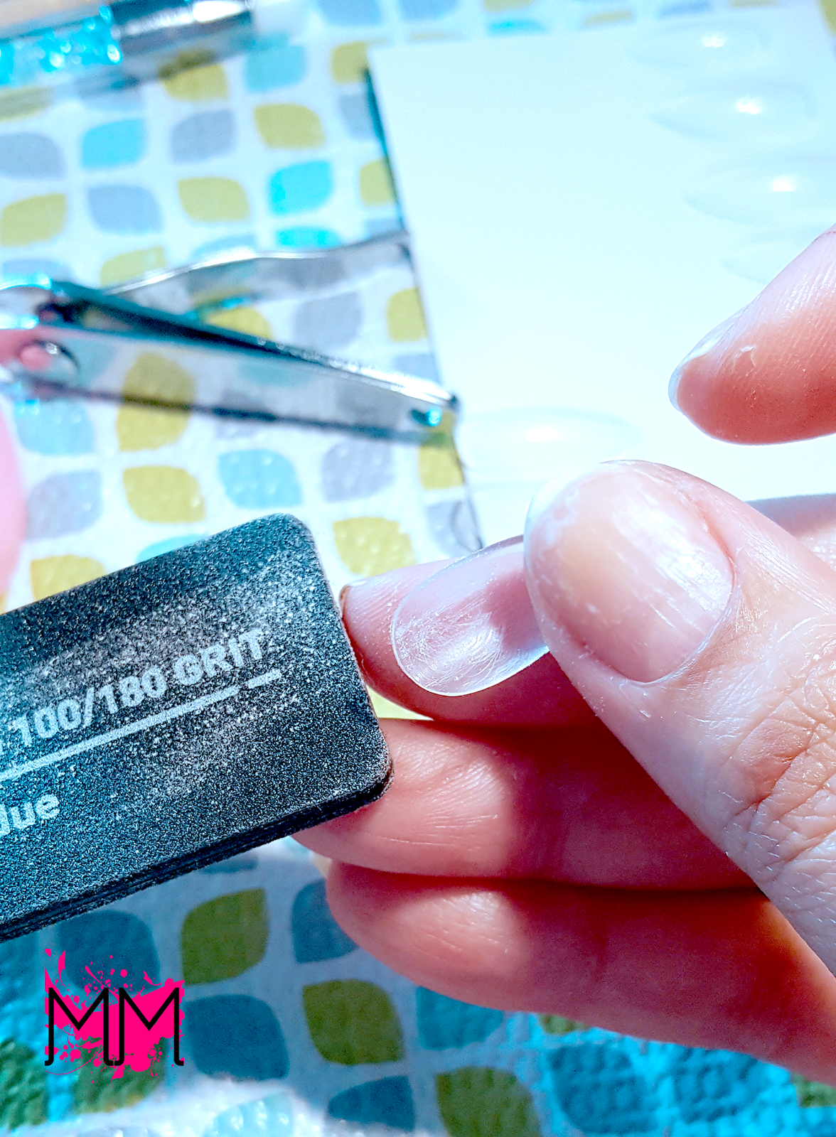 [TUTORIAL] How To Apply Glue On Nails... MariMynxx