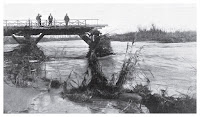 Fuente: http://lamemoriadelfang.blogspot.com.es/2013/07/la-inundacion-de-1898.html 1/1/1898, el (ex) puente de St. Boi