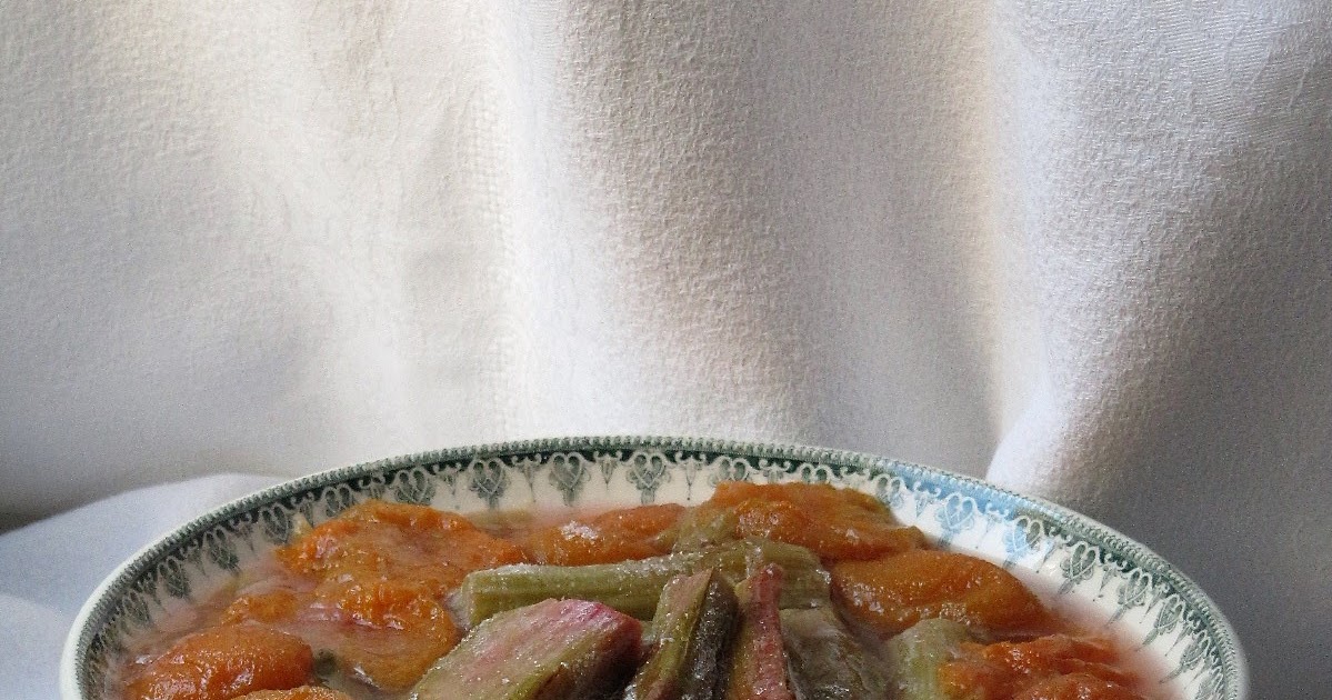 La cuisine d'ici et d'ISCA Compote de rhubarbe aux abricots