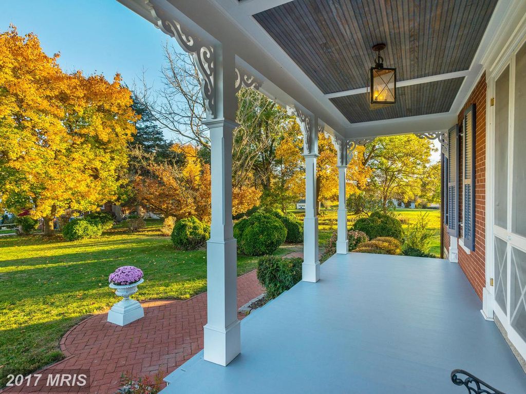 Sweet House Dreams 1875 Brick Victorian in Union Bridge, Maryland
