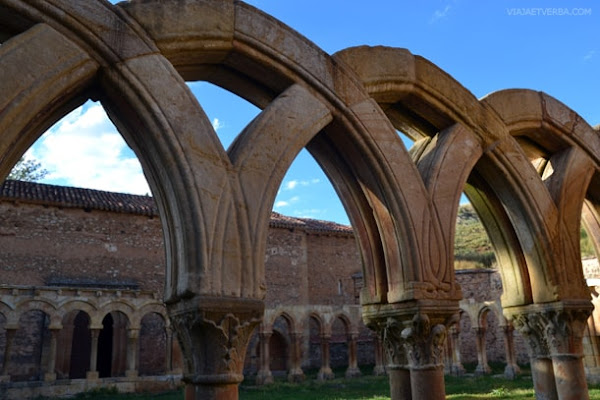 Arcos del Monasterio de San Juan de Duero en Soria, España. Por Viaja et verba
