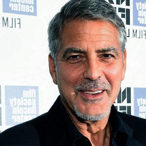 George Clooney venderá su casa de Lago Como antes de la llegada de sus bebés