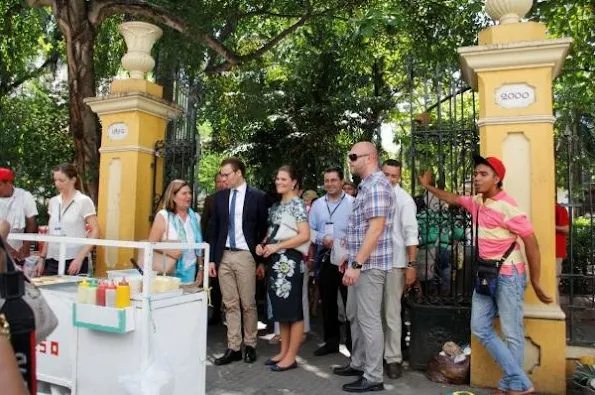 Crown Princess Victoria and Prince Daniel visit Cartagena for an official visit to Colombia,  At the first they the crown princess couple visit the city center of cartagena and visit the harbor.