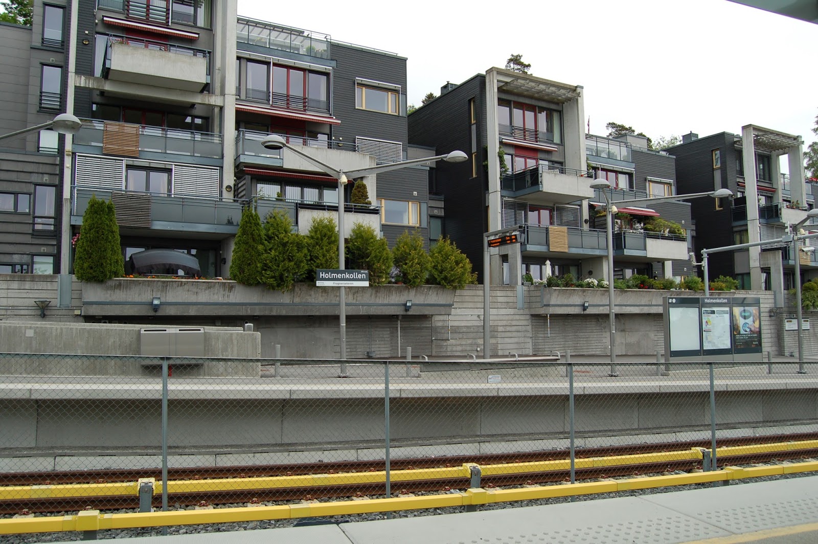 Norwegia, Oslo, Holemnkollen, przystanek metra