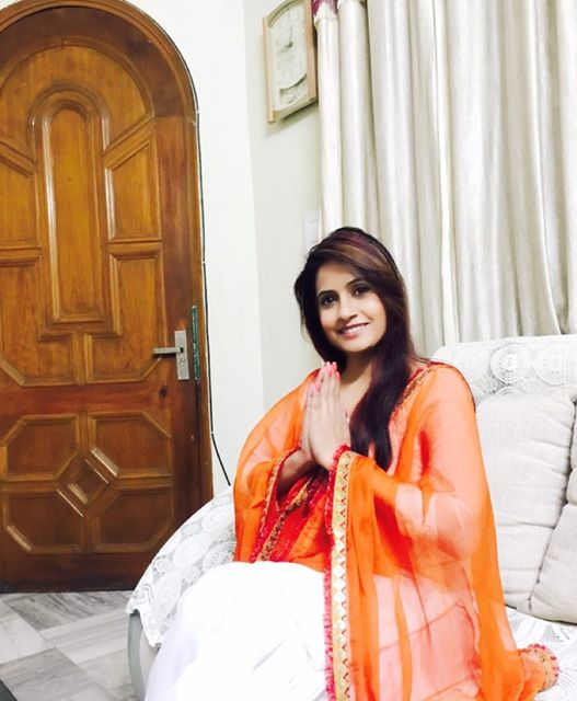 Punjabi Girls Wallpapers: Miss Pooja Hd Images And Pictures